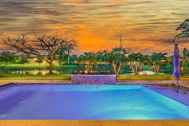 4377 SW 140th Avenue, Davie, FL 33330