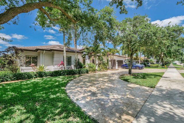 4377 SW 140th Avenue, Davie, FL 33330