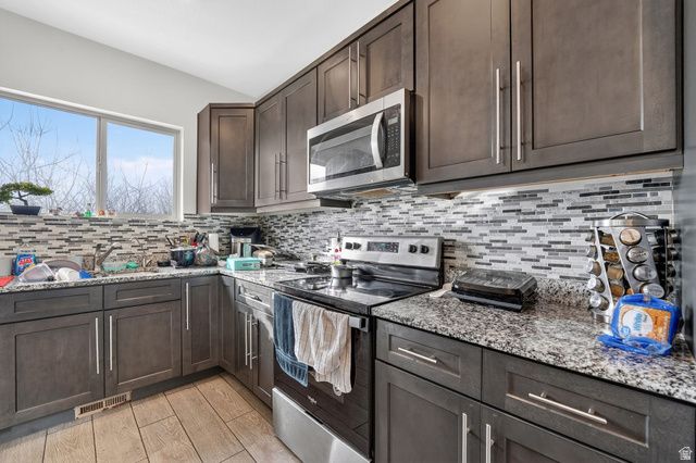 127 W HARVEST VILLAGE LN, Saratoga Springs, UT 84045