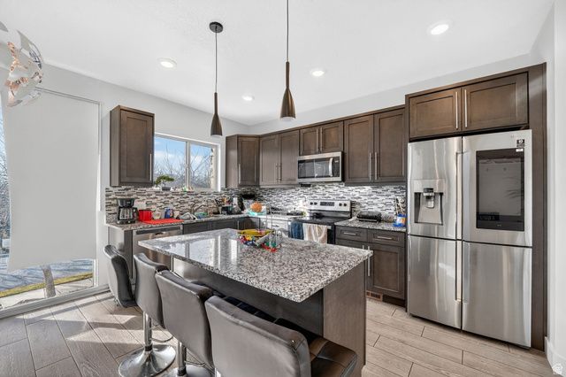 127 W HARVEST VILLAGE LN, Saratoga Springs, UT 84045