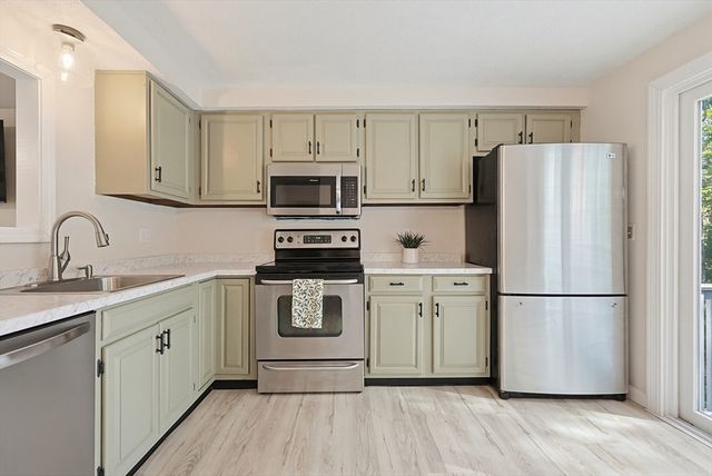 7 Village Way C, Norton, MA 02766