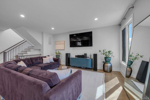 37 Carlton Avenue, Port Washington, NY 11050