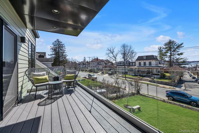 37 Carlton Avenue, Port Washington, NY 11050