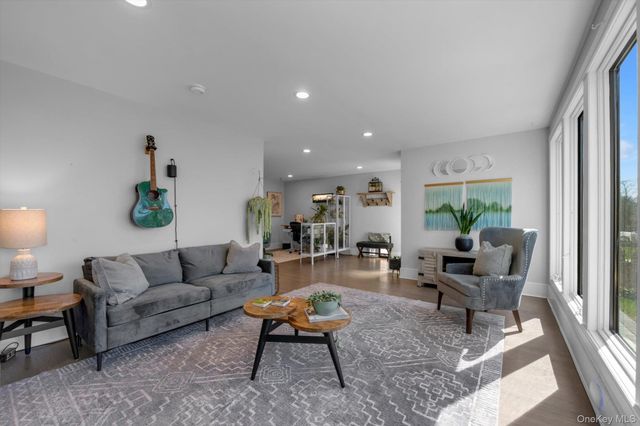 37 Carlton Avenue, Port Washington, NY 11050