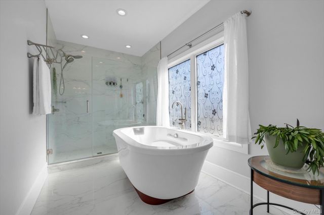 37 Carlton Avenue, Port Washington, NY 11050