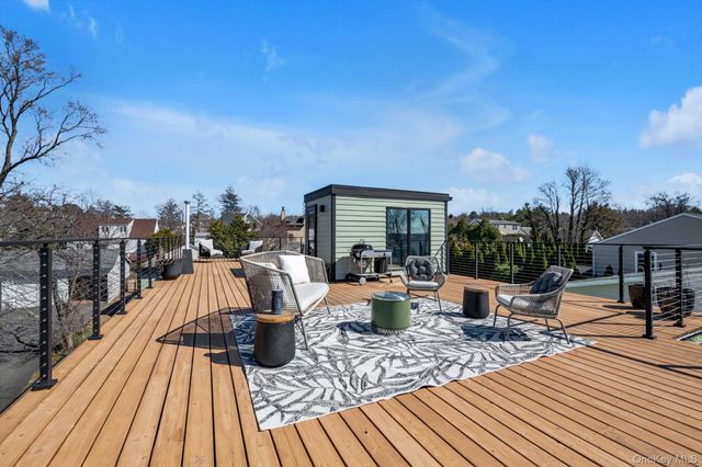 37 Carlton Avenue, Port Washington, NY 11050