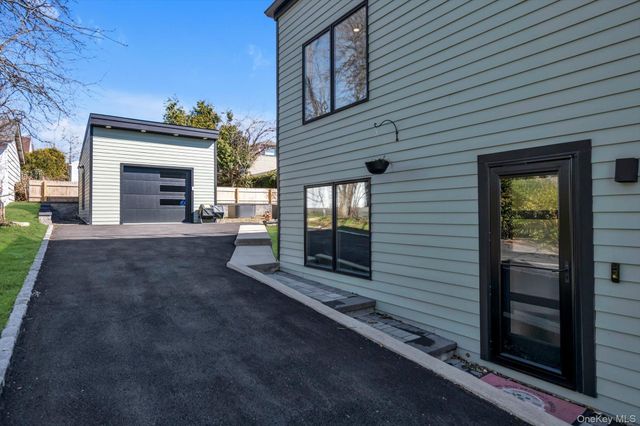 37 Carlton Avenue, Port Washington, NY 11050