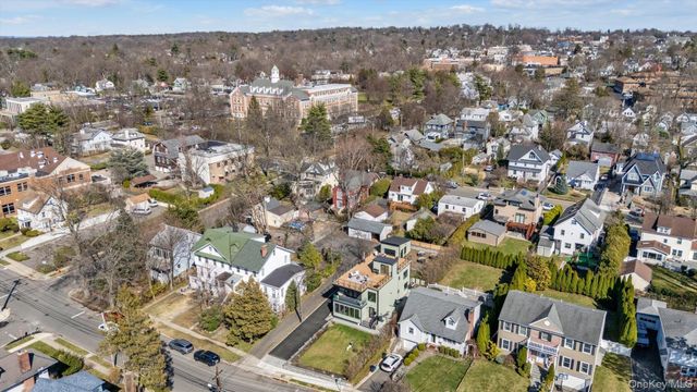 37 Carlton Avenue, Port Washington, NY 11050