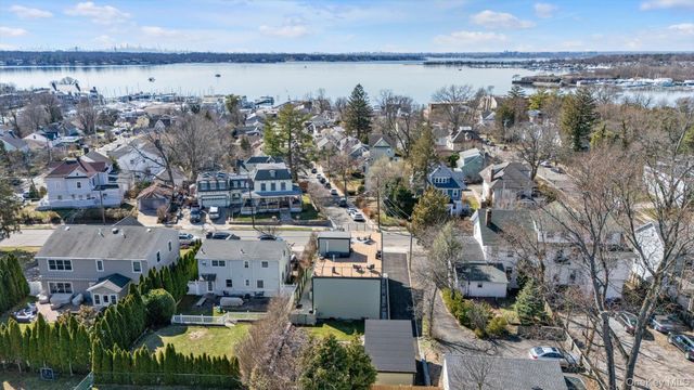 37 Carlton Avenue, Port Washington, NY 11050