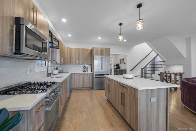 37 Carlton Avenue, Port Washington, NY 11050