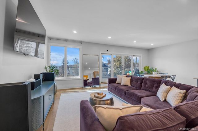 37 Carlton Avenue, Port Washington, NY 11050