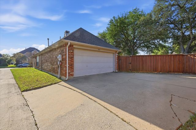 8501 Mustang Drive, Irving, TX 75063