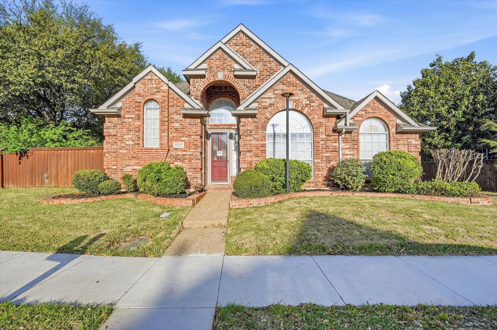 8501 Mustang Drive, Irving, TX 75063