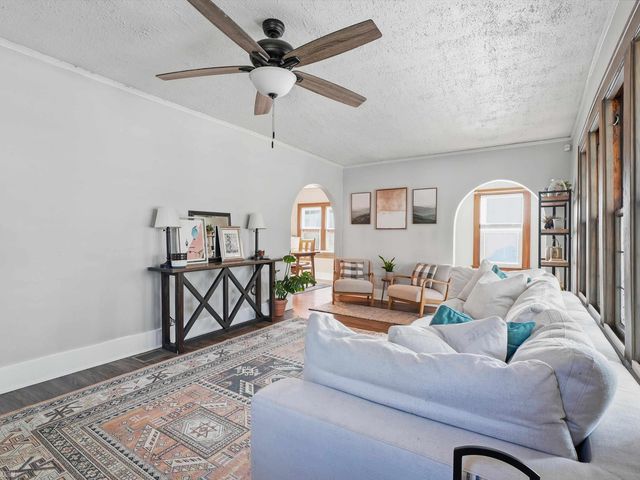 22823 Visnaw Street, St Clair Shores, MI 48081