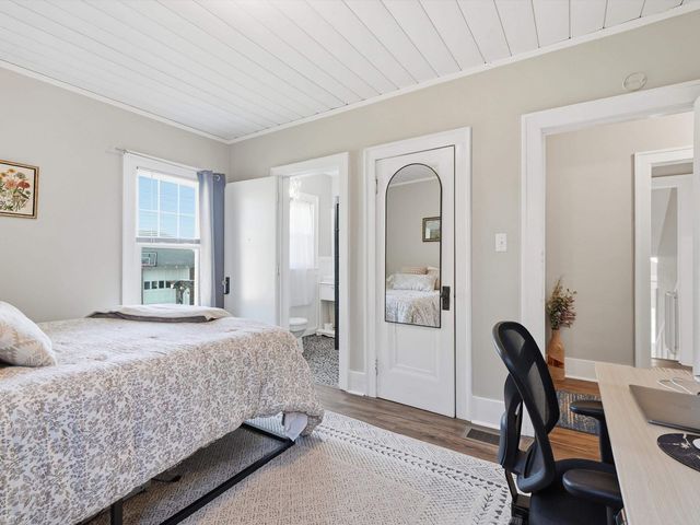 22823 Visnaw Street, St Clair Shores, MI 48081