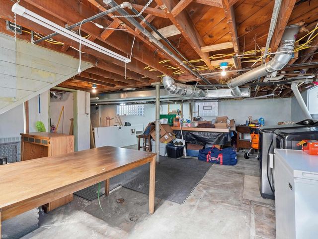 22823 Visnaw Street, St Clair Shores, MI 48081