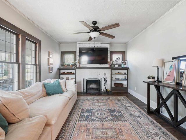 22823 Visnaw Street, St Clair Shores, MI 48081