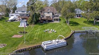 4693 Forest Avenue, Waterford, MI 48328