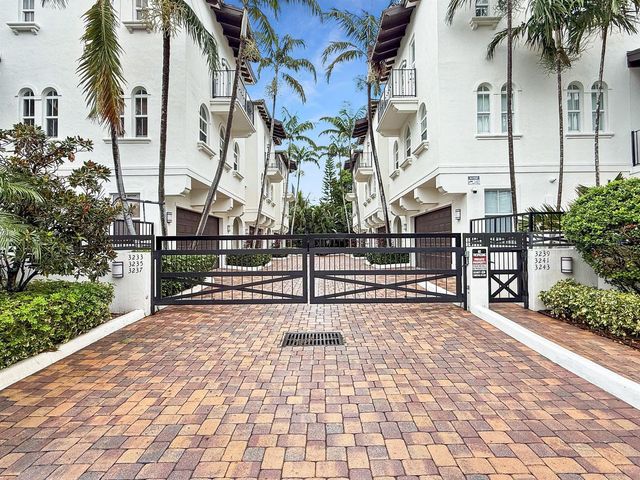 3235 NE 13th Street, Pompano Beach, FL 33062