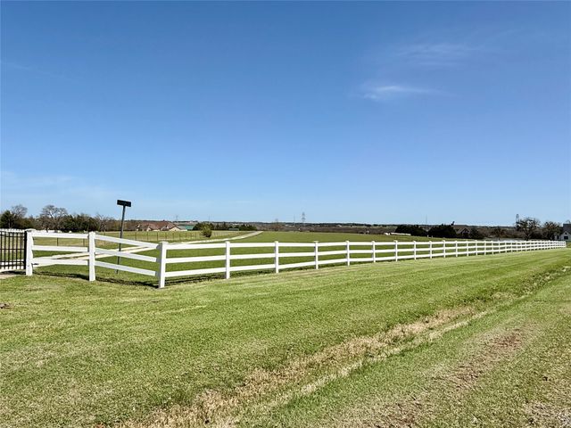 20762 S FM 740, Forney, TX 75126