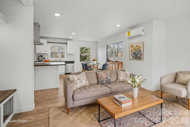 40 Evelake Drive, Asheville, NC 28806