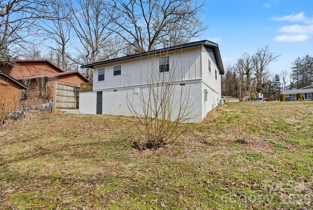 40 Evelake Drive, Asheville, NC 28806