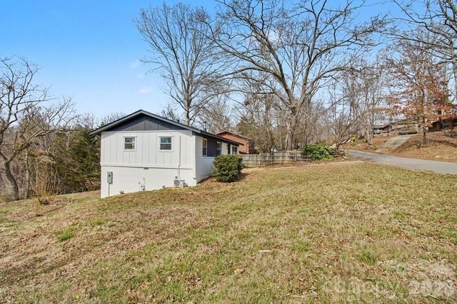 40 Evelake Drive, Asheville, NC 28806