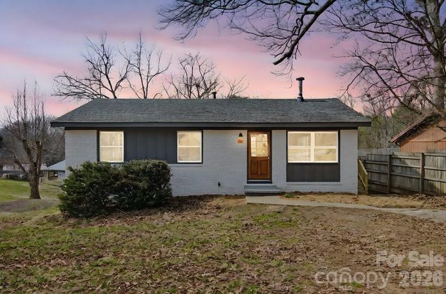 40 Evelake Drive, Asheville, NC 28806