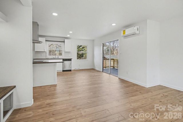 40 Evelake Drive, Asheville, NC 28806