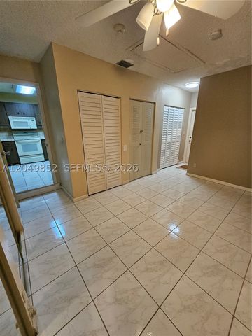 12340 SW 41st St 1, Miami, FL 33175