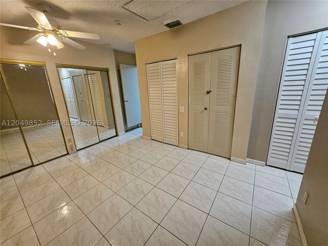 12340 SW 41st St 1, Miami, FL 33175