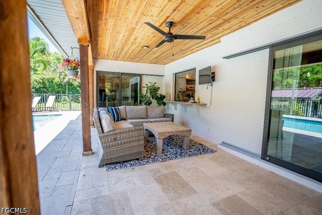 6100 Dogwood WAY, Naples, FL 34116