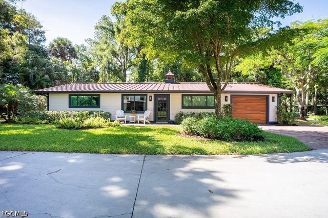 6100 Dogwood WAY, Naples, FL 34116