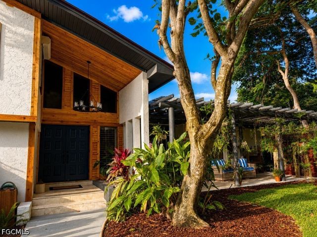 6100 Dogwood WAY, Naples, FL 34116