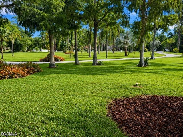 6100 Dogwood WAY, Naples, FL 34116
