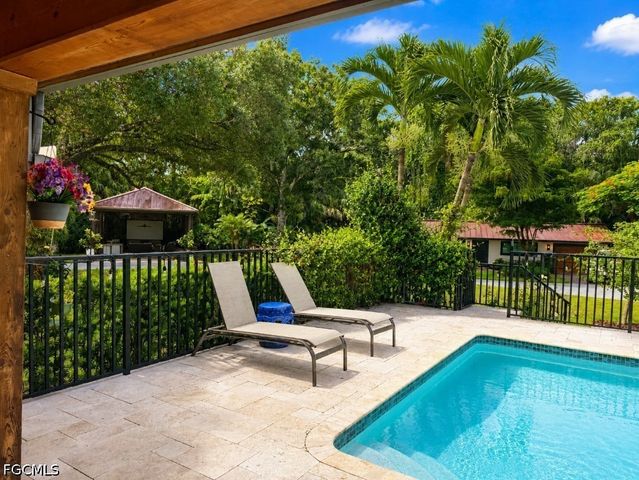 6100 Dogwood WAY, Naples, FL 34116