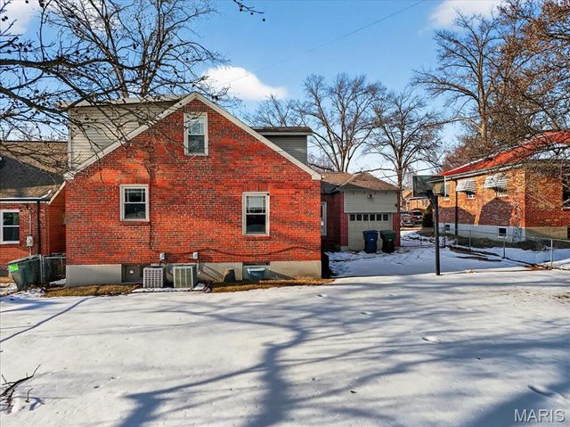 6758 Neosho Street, St Louis, MO 63109