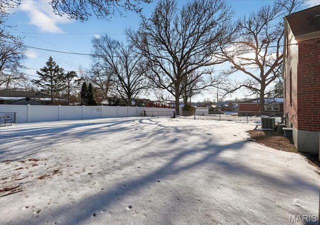 6758 Neosho Street, St Louis, MO 63109