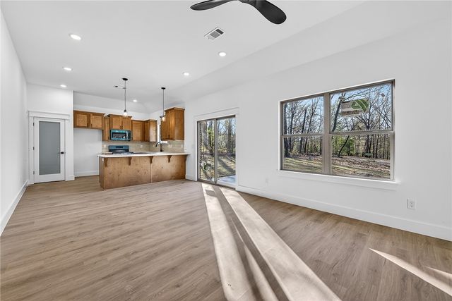 11 Sandgate Drive, Bella Vista, AR 72714