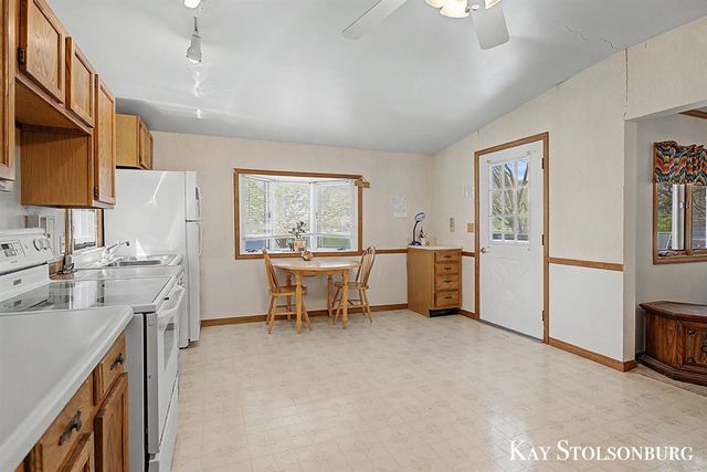 892 Palmer Drive, Middleville, MI 49333