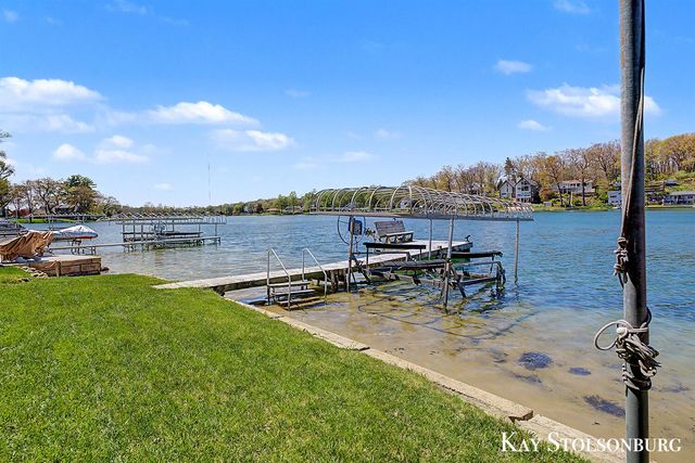 892 Palmer Drive, Middleville, MI 49333