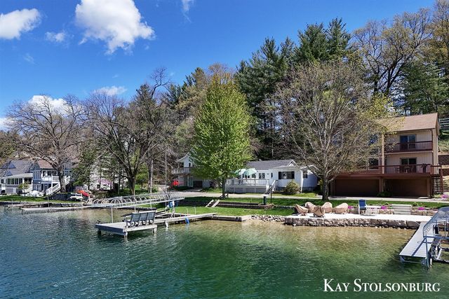 892 Palmer Drive, Middleville, MI 49333