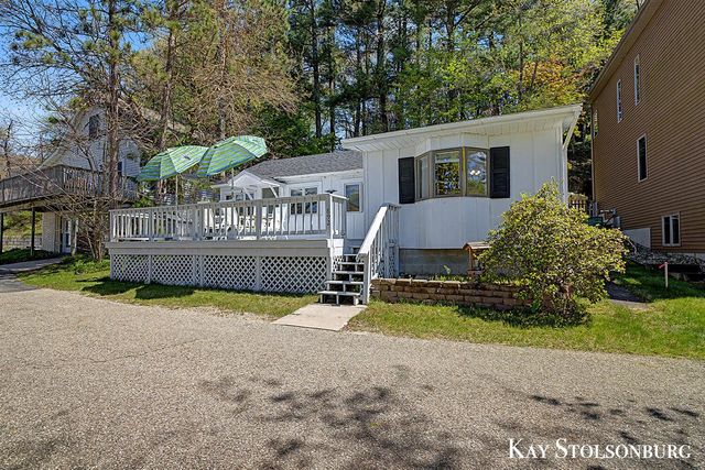 892 Palmer Drive, Middleville, MI 49333