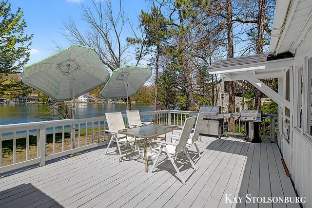 892 Palmer Drive, Middleville, MI 49333