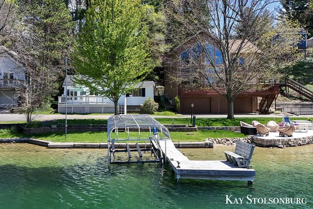 892 Palmer Drive, Middleville, MI 49333