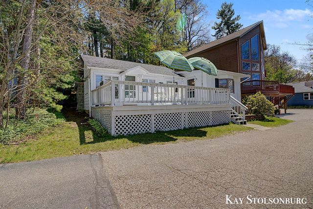 892 Palmer Drive, Middleville, MI 49333