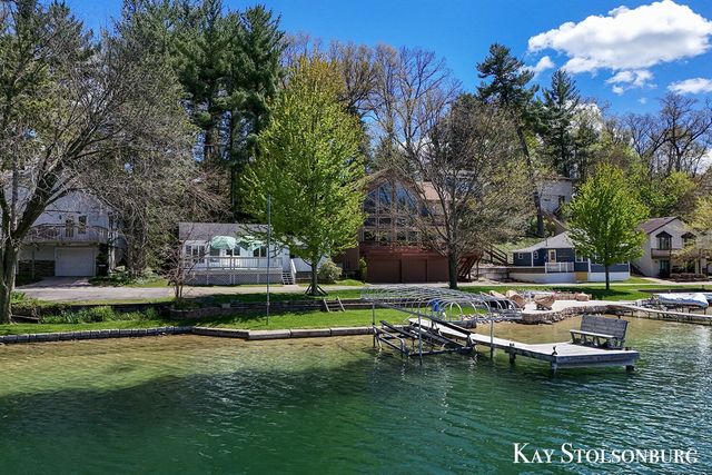892 Palmer Drive, Middleville, MI 49333