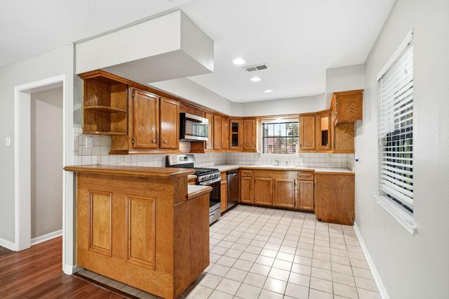 12903 Claygate Drive, Houston, TX 77047