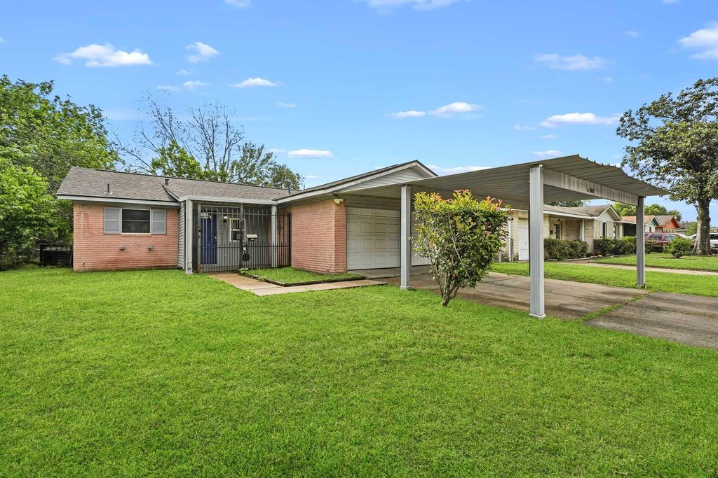 12903 Claygate Drive, Houston, TX 77047