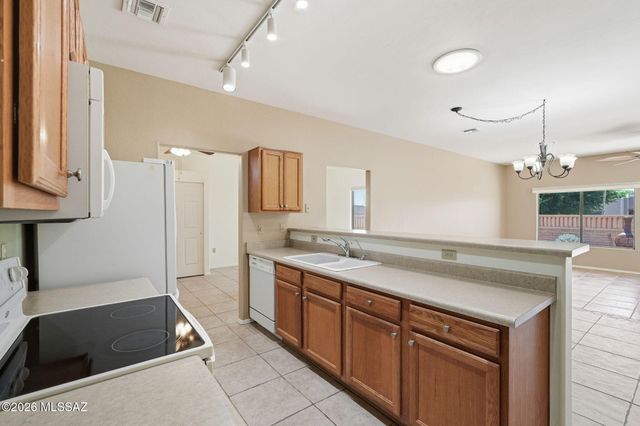 3617 S Paseo De Los Nardos, Green Valley, AZ 85614